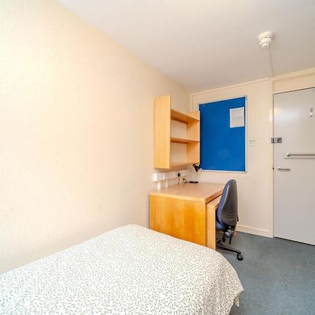 אדינבורו Joivy Budget 4,5 And 6 Bed Private Flats, In Historic Old Town (Adults Only) מראה חיצוני תמונה
