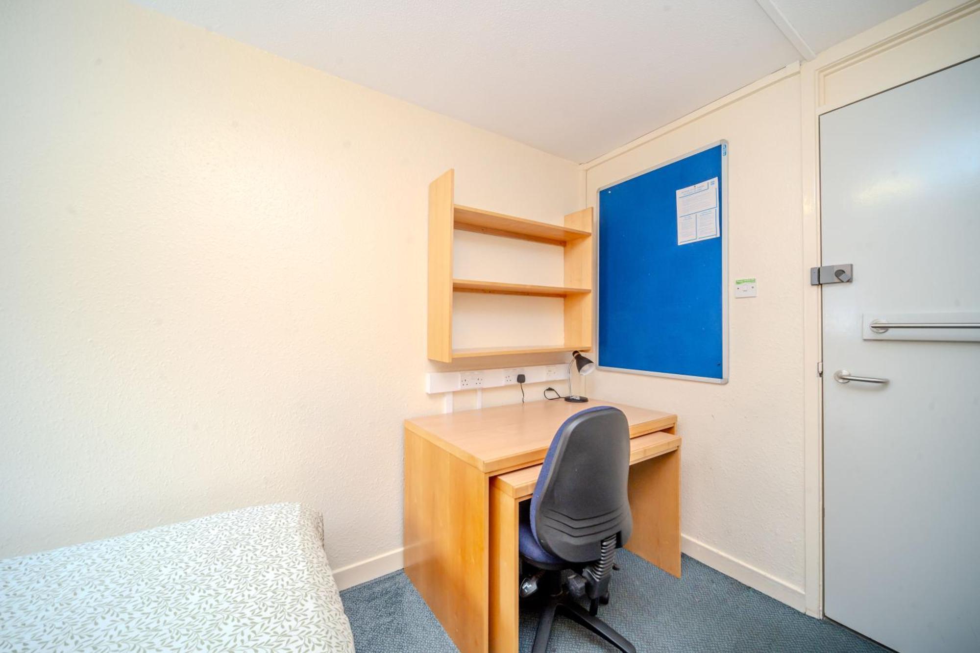 אדינבורו Joivy Budget 4,5 And 6 Bed Private Flats, In Historic Old Town (Adults Only) מראה חיצוני תמונה